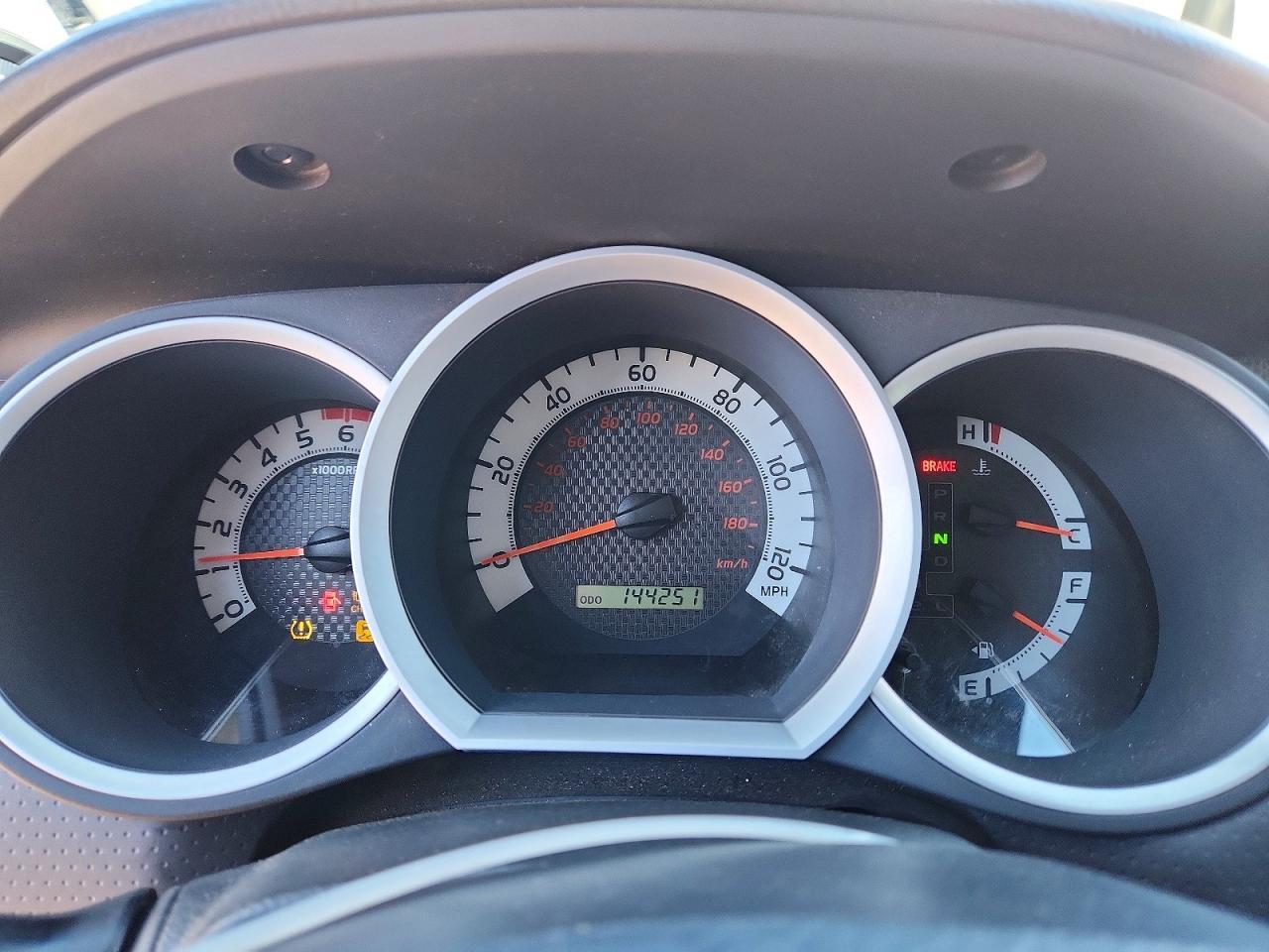 2011 TOYOTA TACOMA
