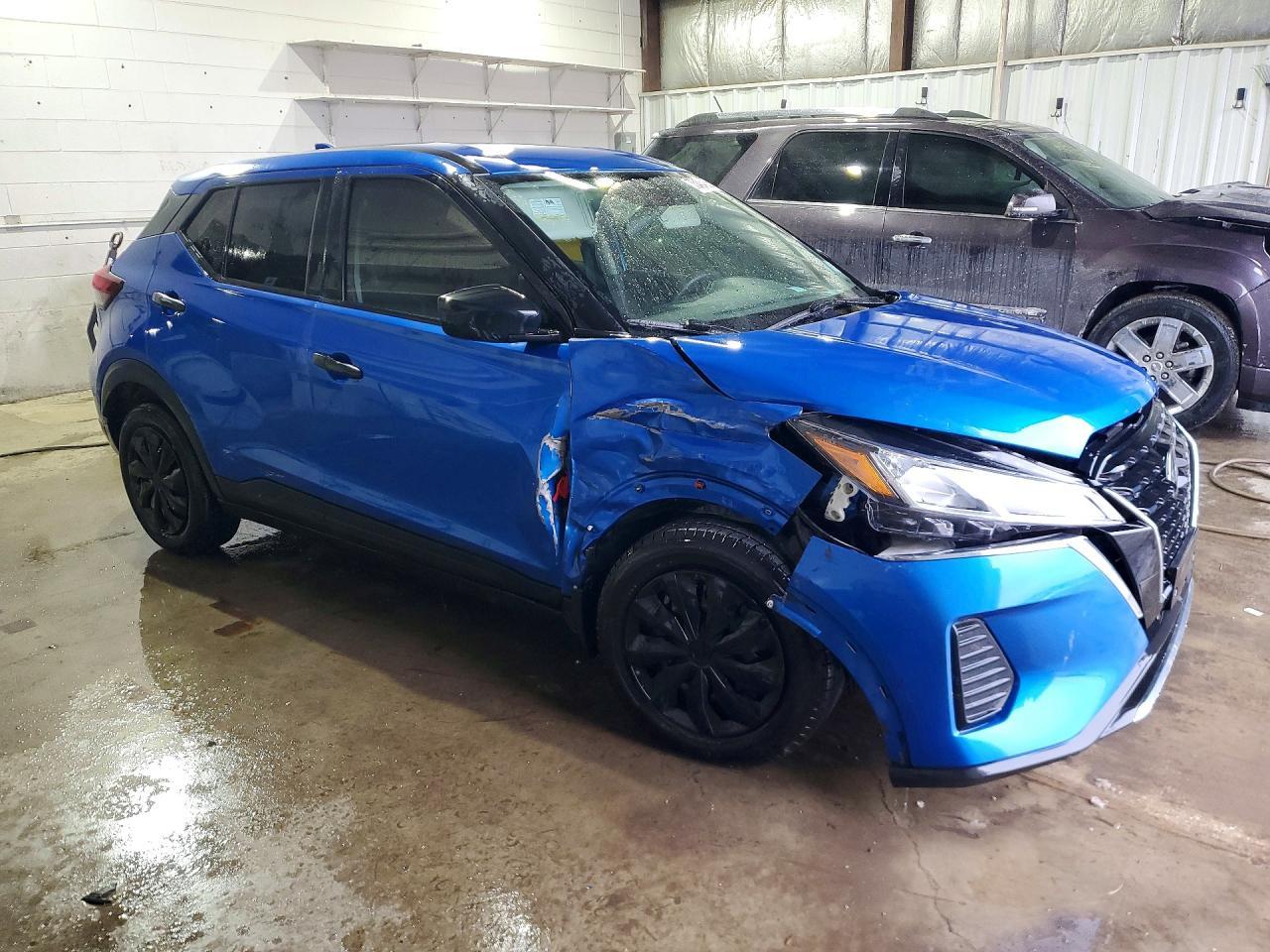 2021 NISSAN KICKS