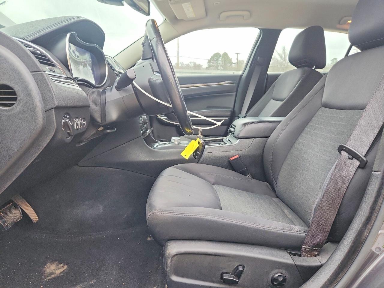 2019 CHRYSLER 300