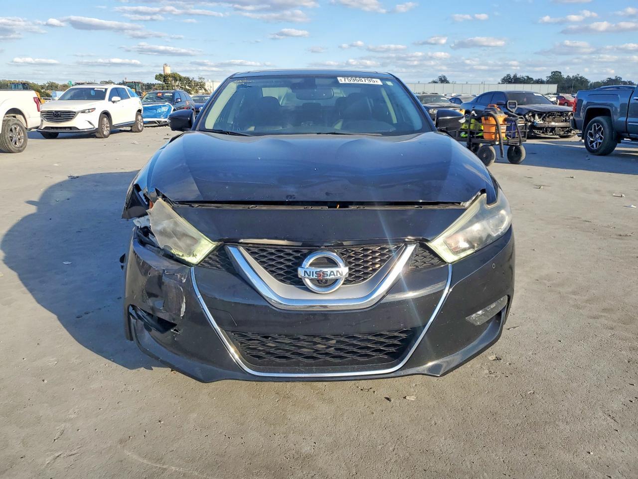 2017 NISSAN Maxima