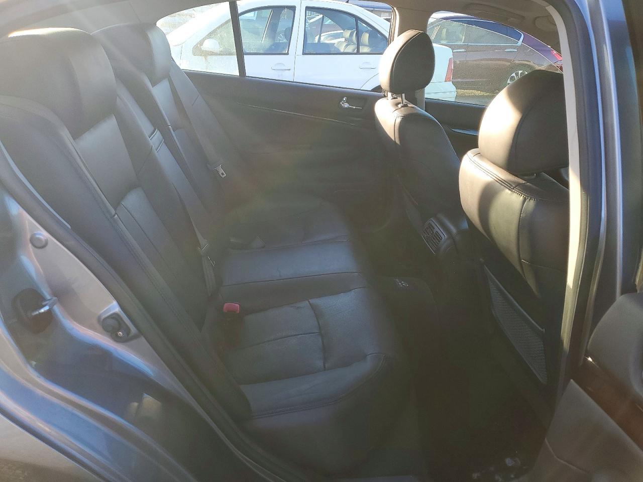 2011 INFINITI G37