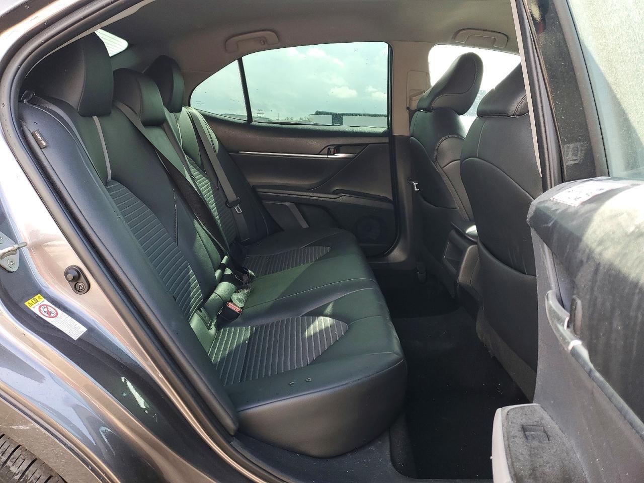 2018 TOYOTA CAMRY