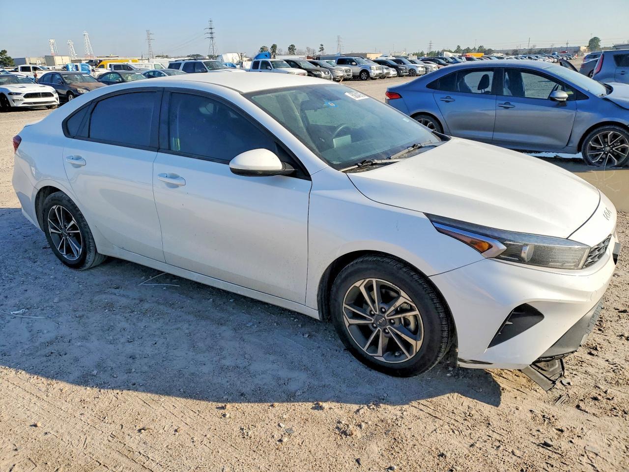 2023 KIA FORTE