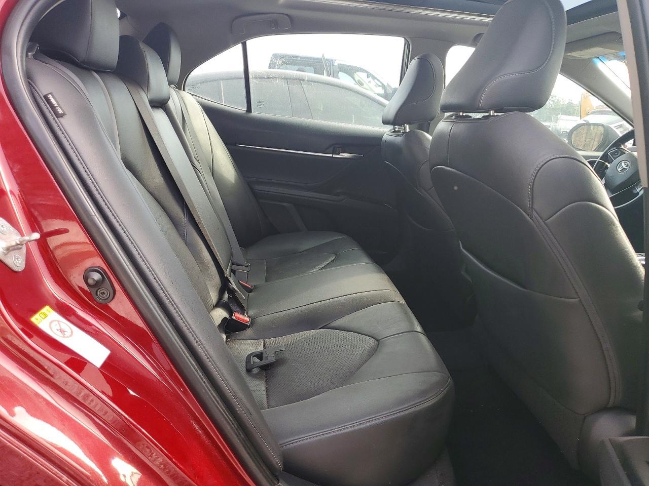 2018 TOYOTA CAMRY