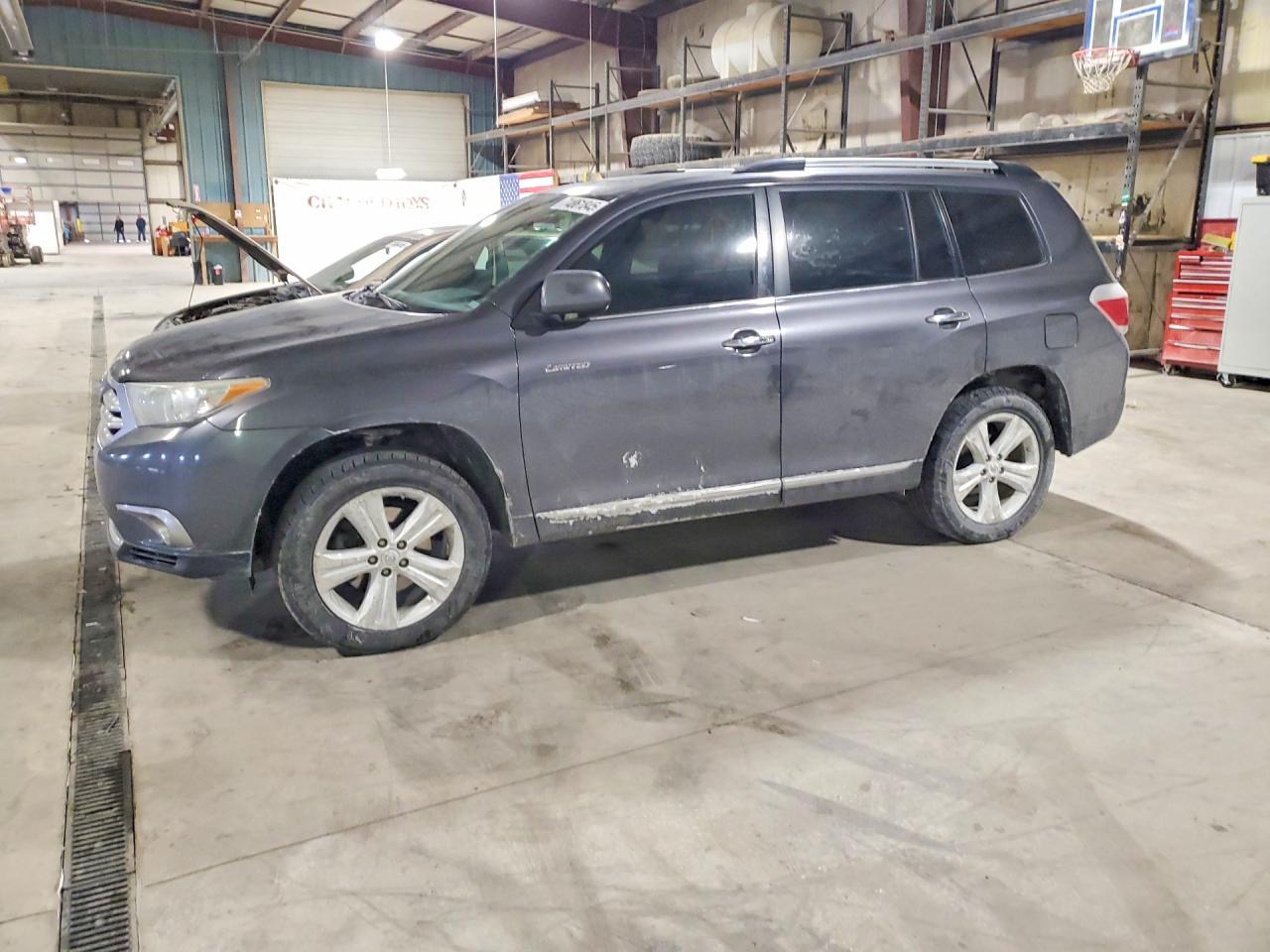2013 TOYOTA HIGHLANDER