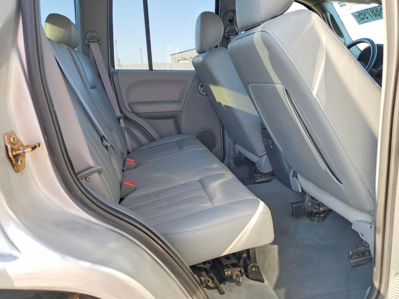 2005 JEEP Liberty