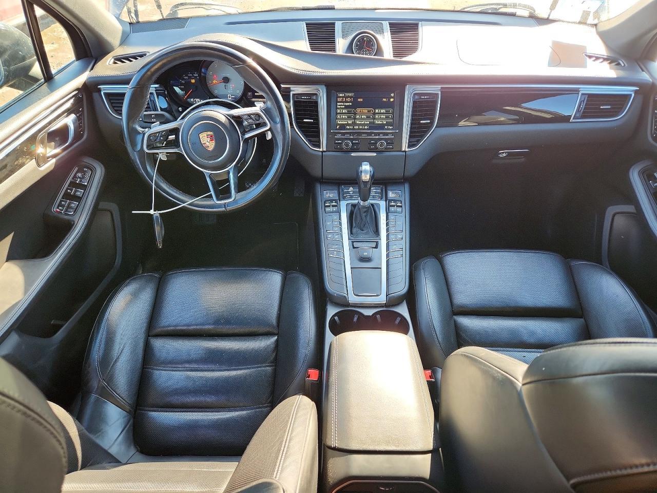 2015 PORSCHE Macan