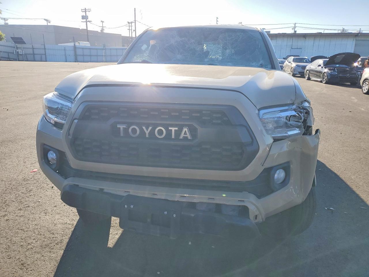 2017 TOYOTA TACOMA