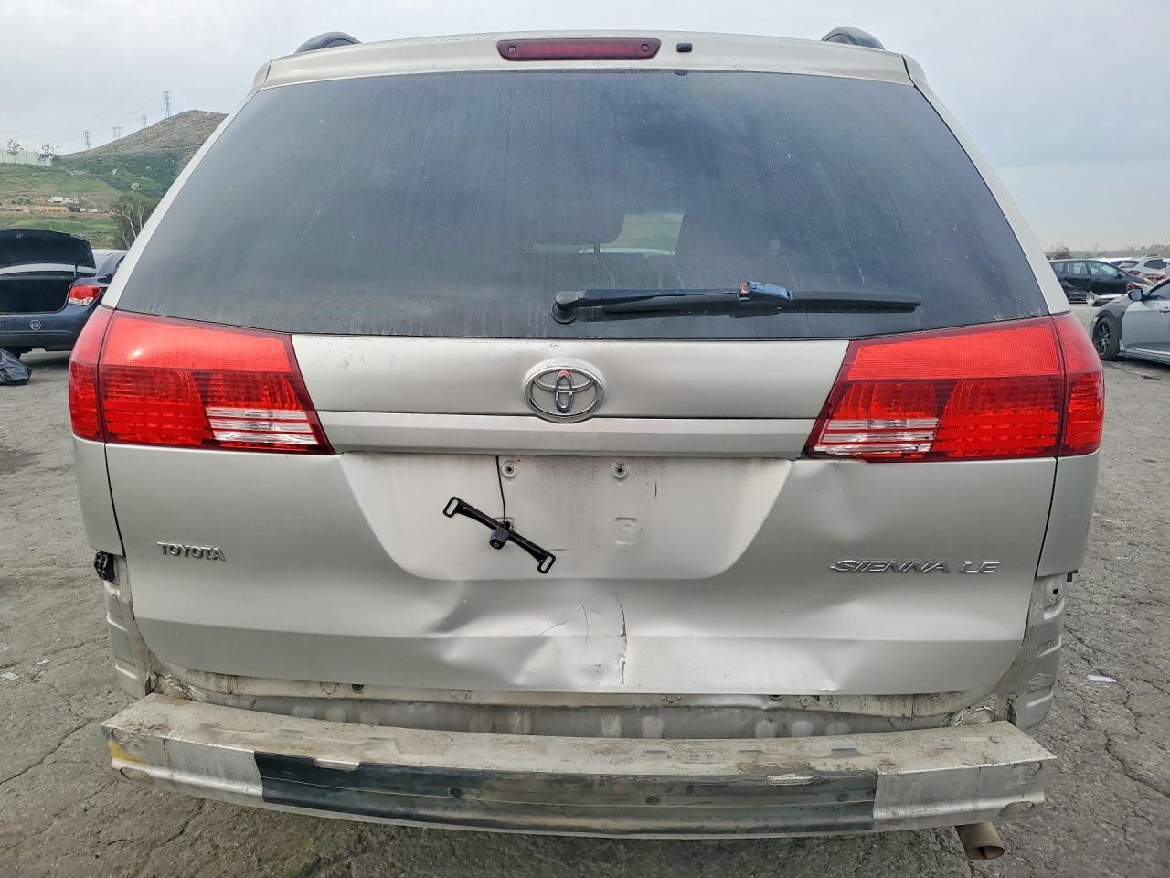 2005 TOYOTA SIENNA