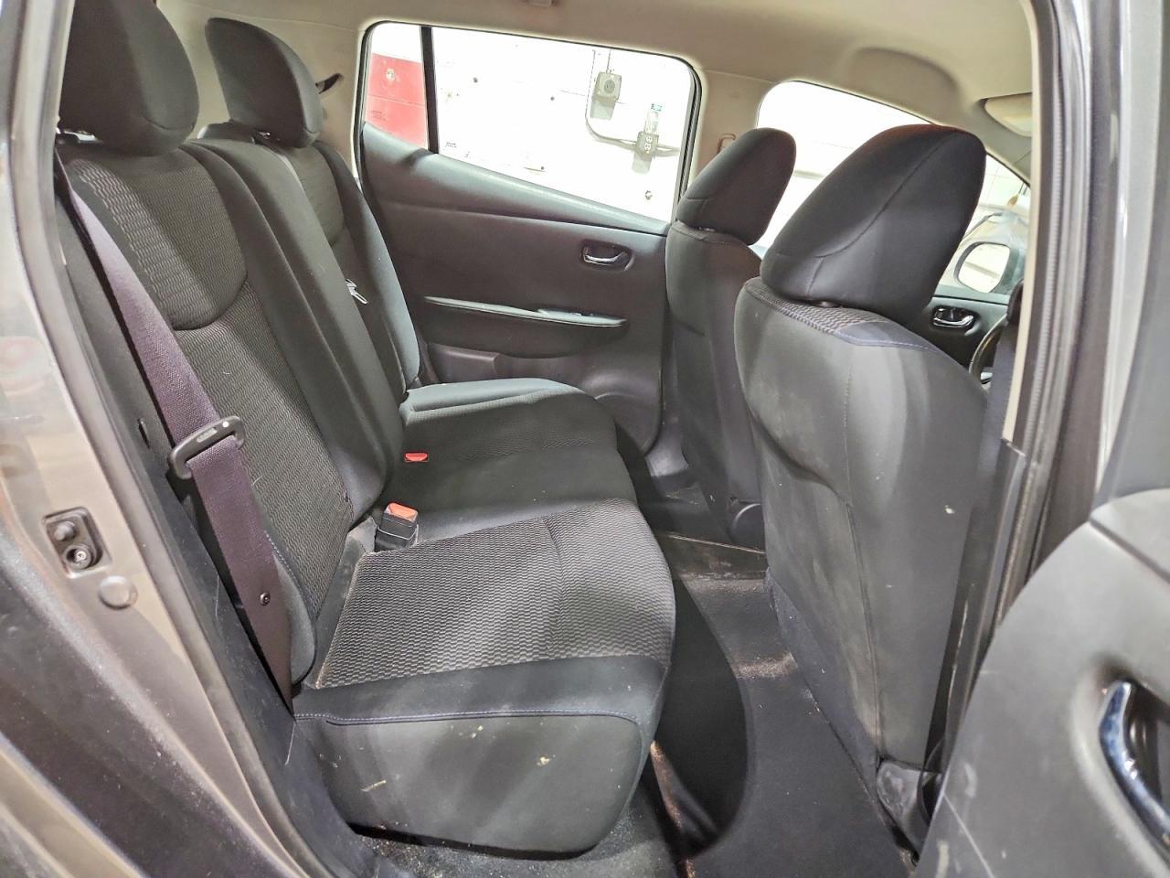 2015 NISSAN LEAF