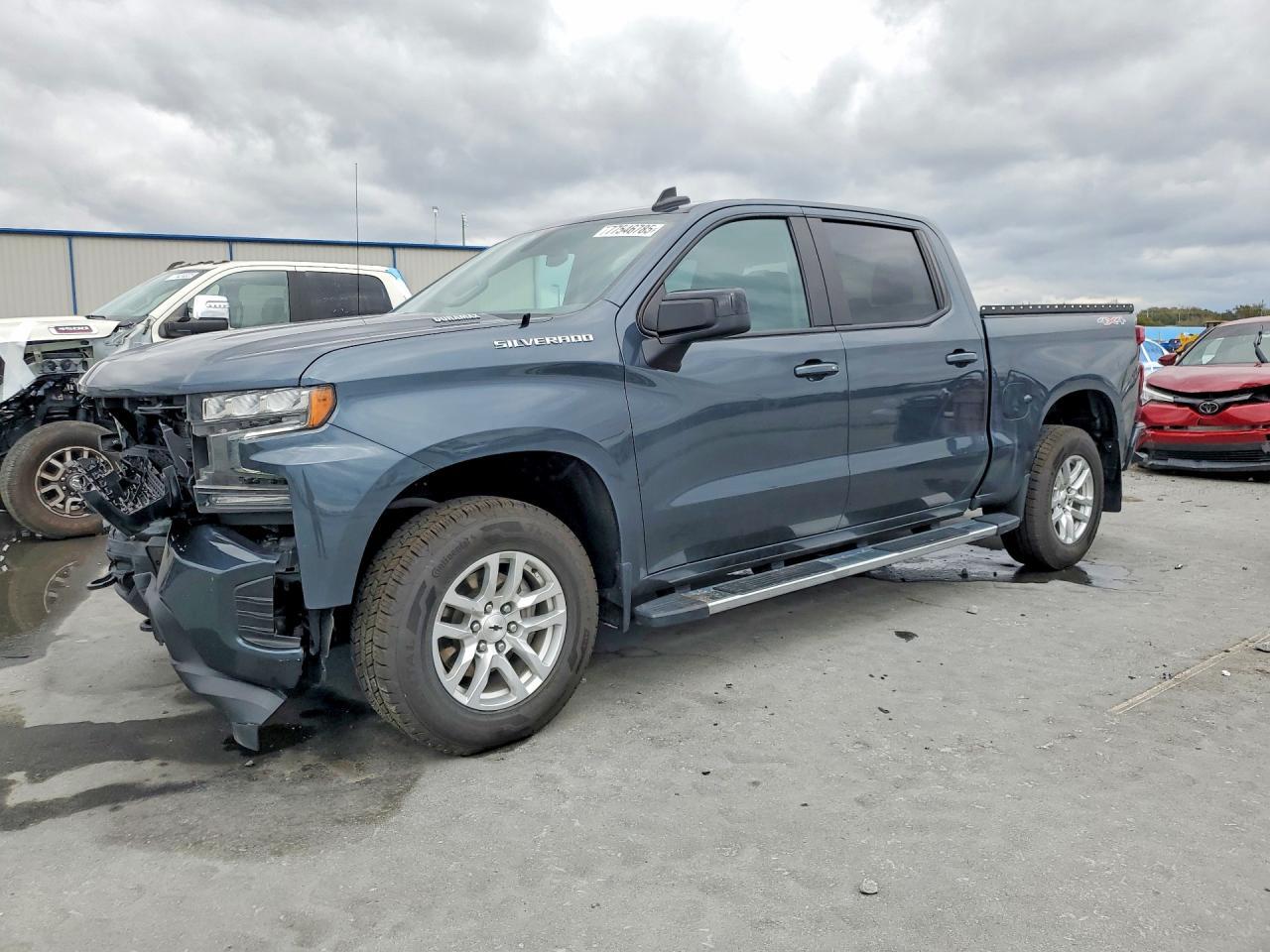 2021 CHEVROLET Silverado