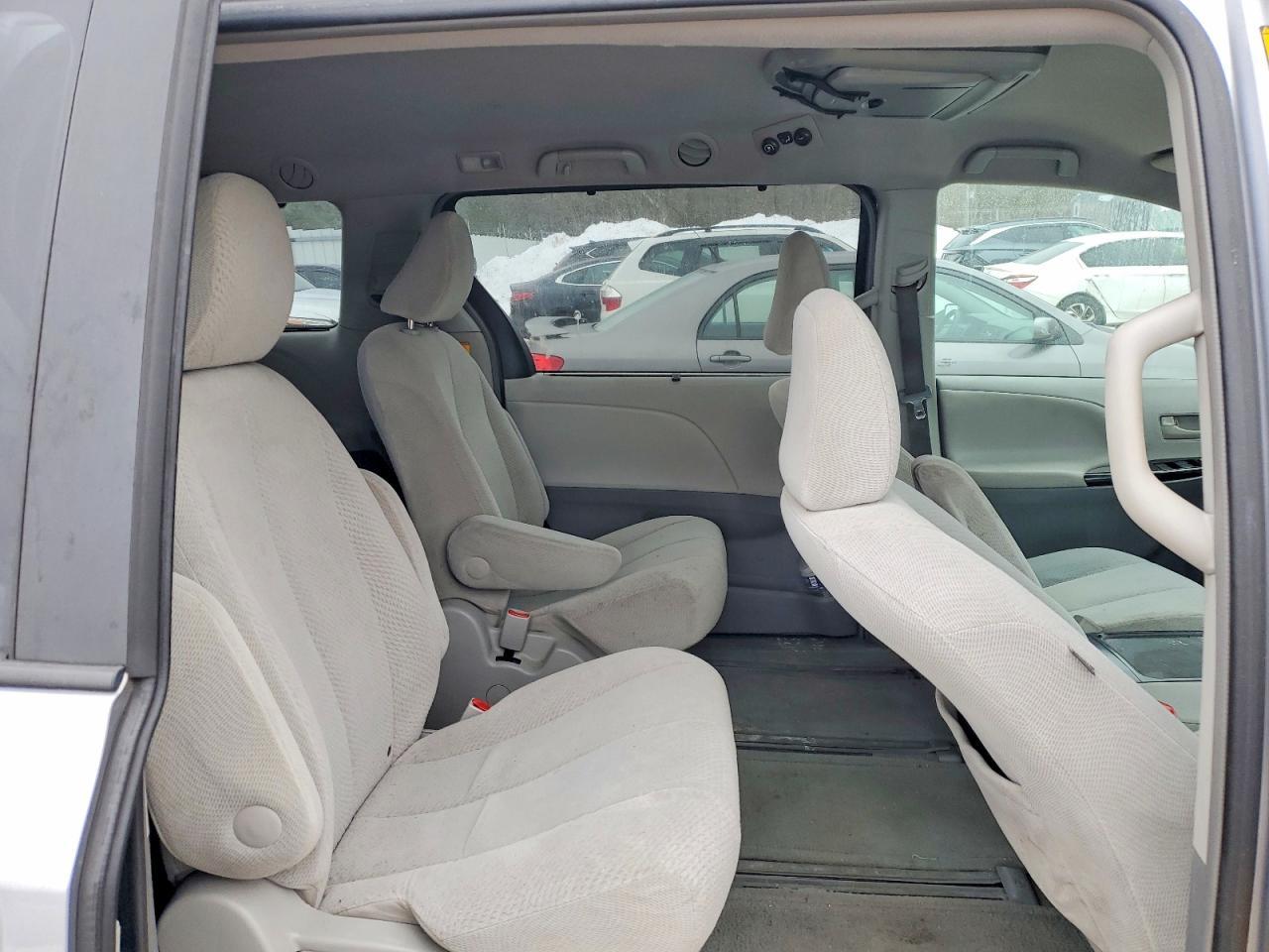 2012 TOYOTA SIENNA