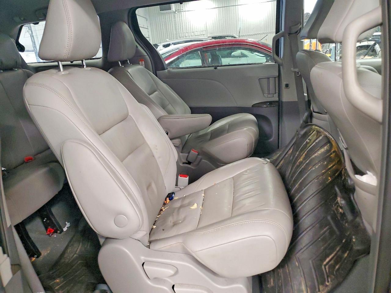 2019 TOYOTA SIENNA