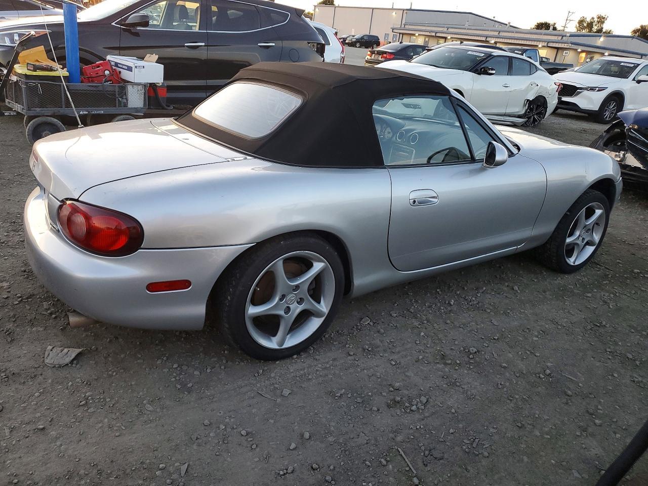 2003 MAZDA MX-5 Miata