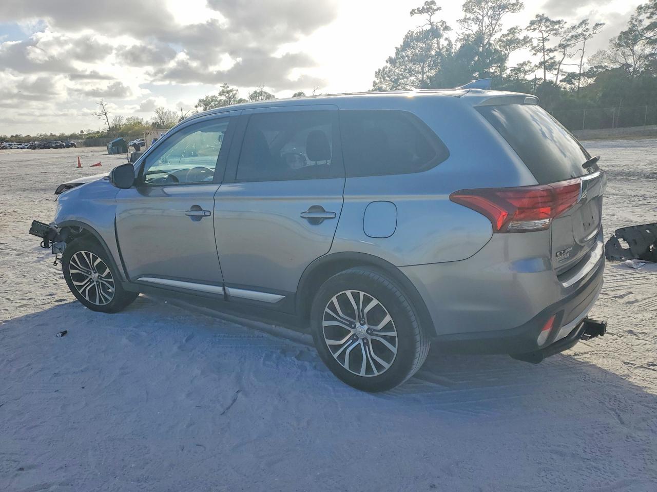 2017 MITSUBISHI outlander