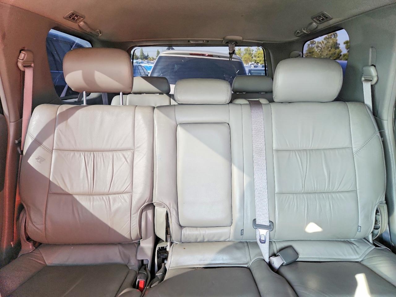 2002 TOYOTA Sequoia