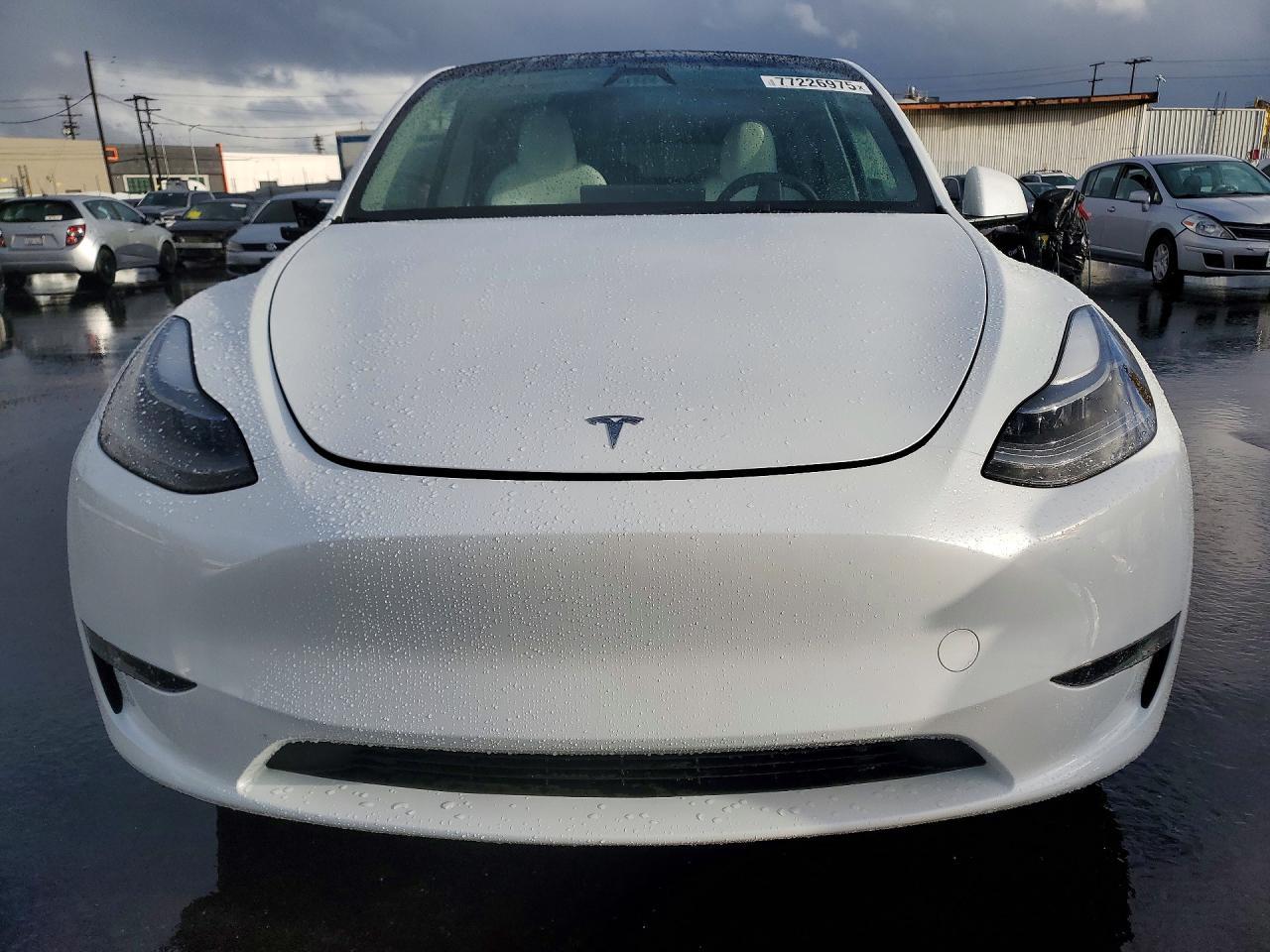 2024 TESLA MODEL Y