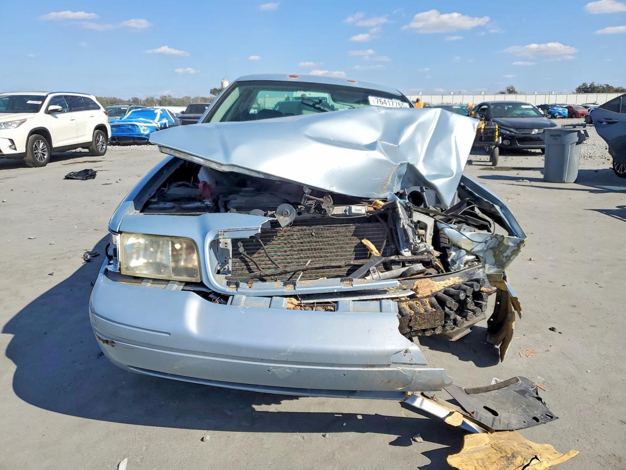 2004 FORD Crown Victoria