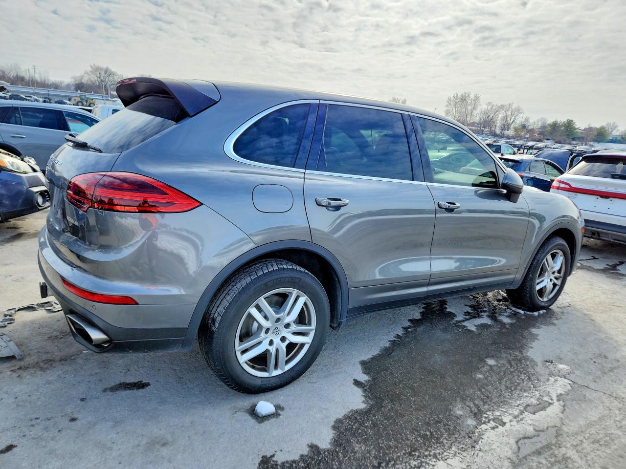 2017 PORSCHE CAYENNE