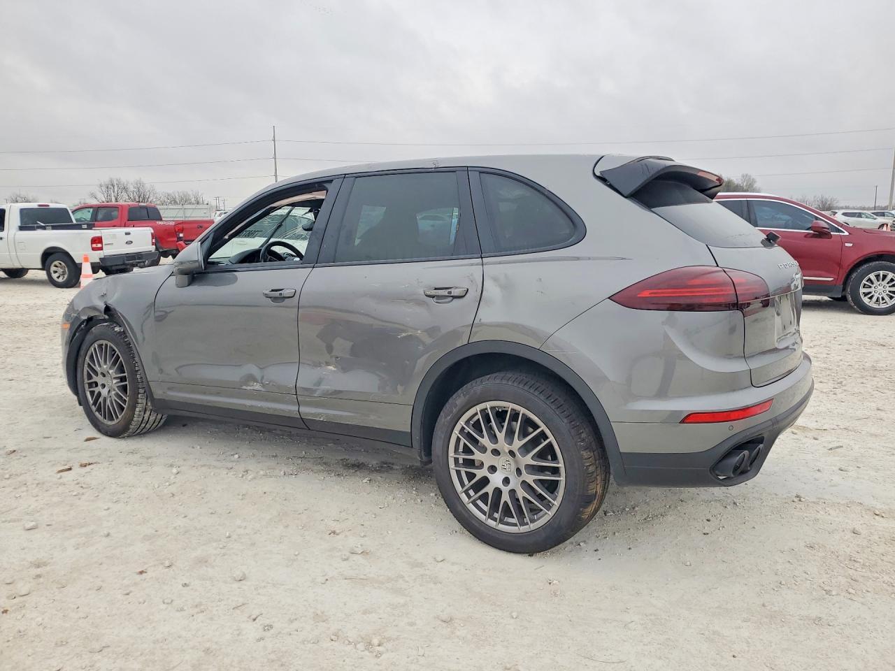 2016 PORSCHE CAYENNE