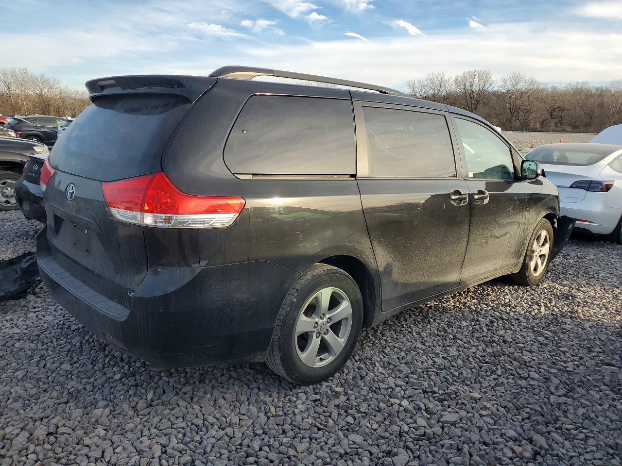 2014 TOYOTA SIENNA