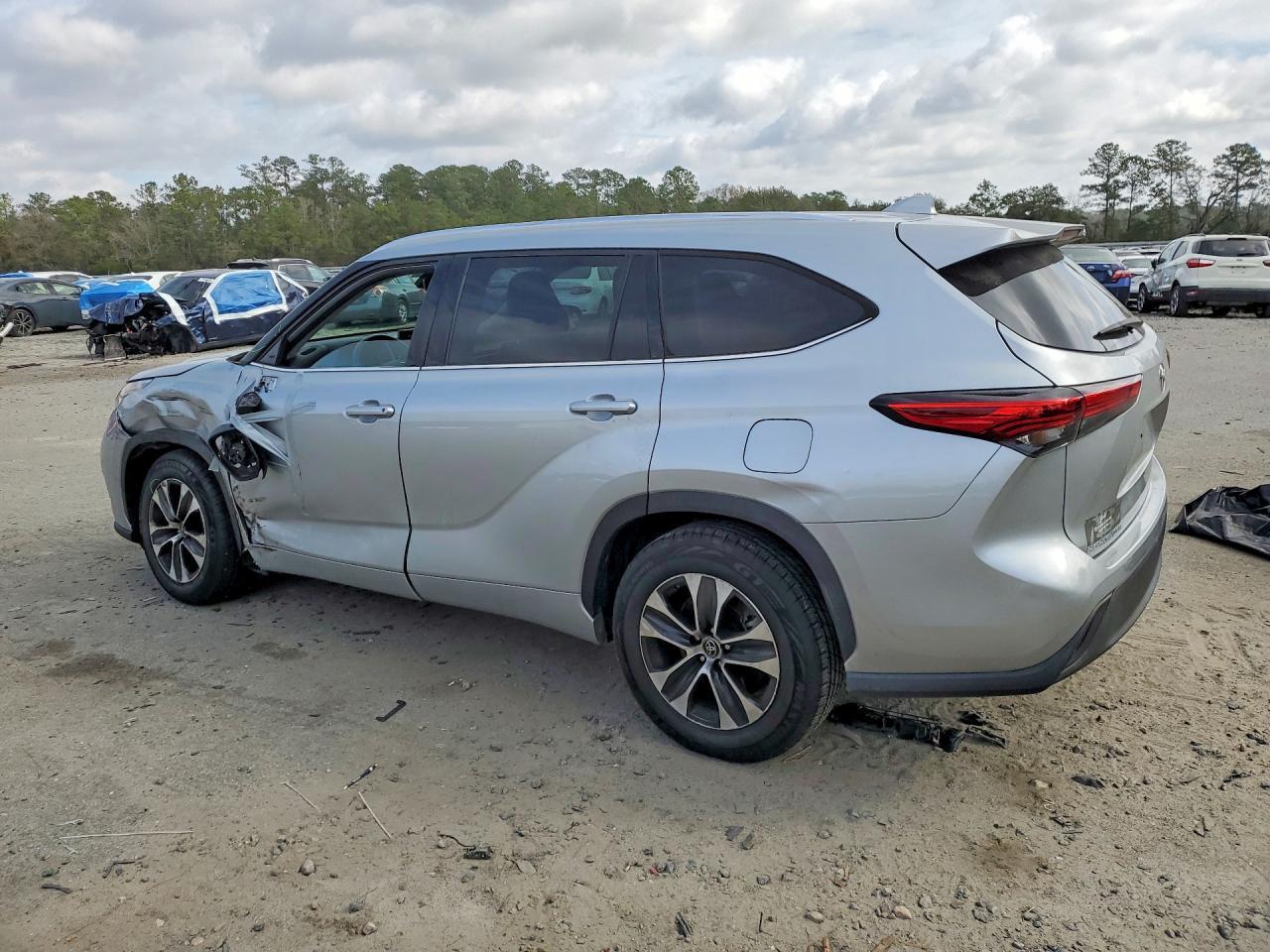 2020 TOYOTA HIGHLANDER