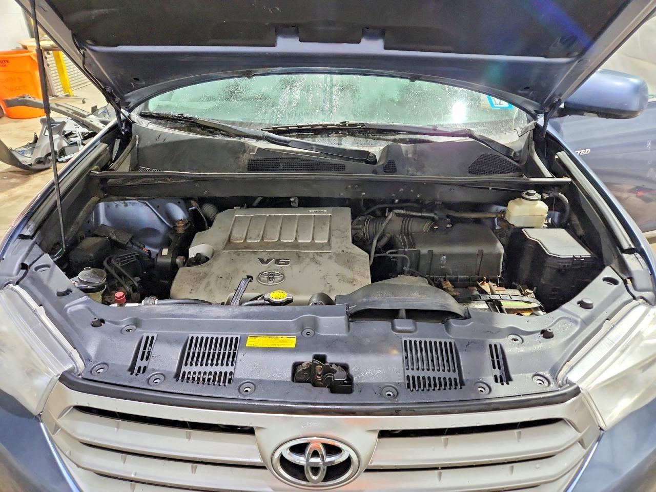2012 TOYOTA HIGHLANDER