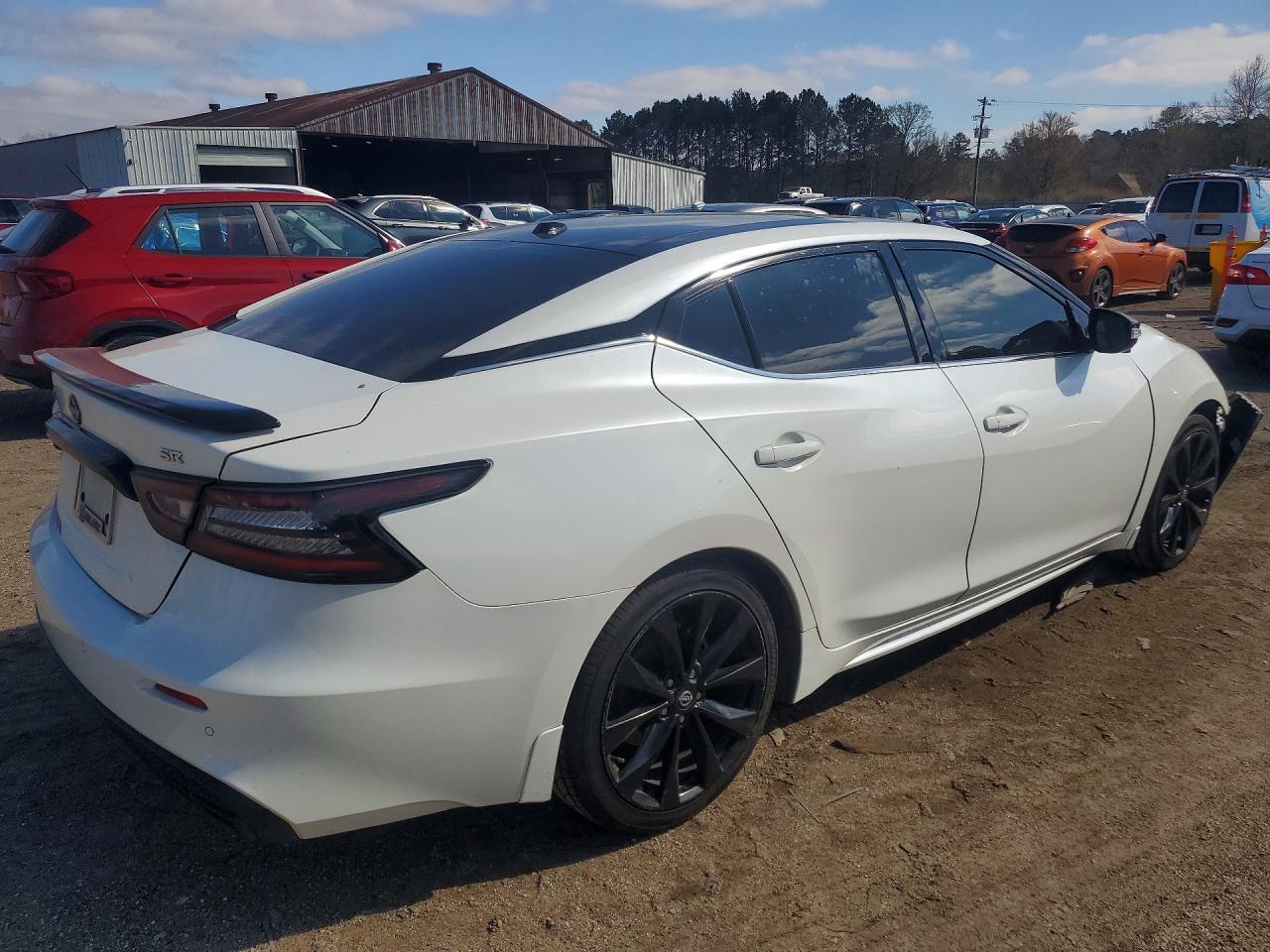 2023 NISSAN Maxima