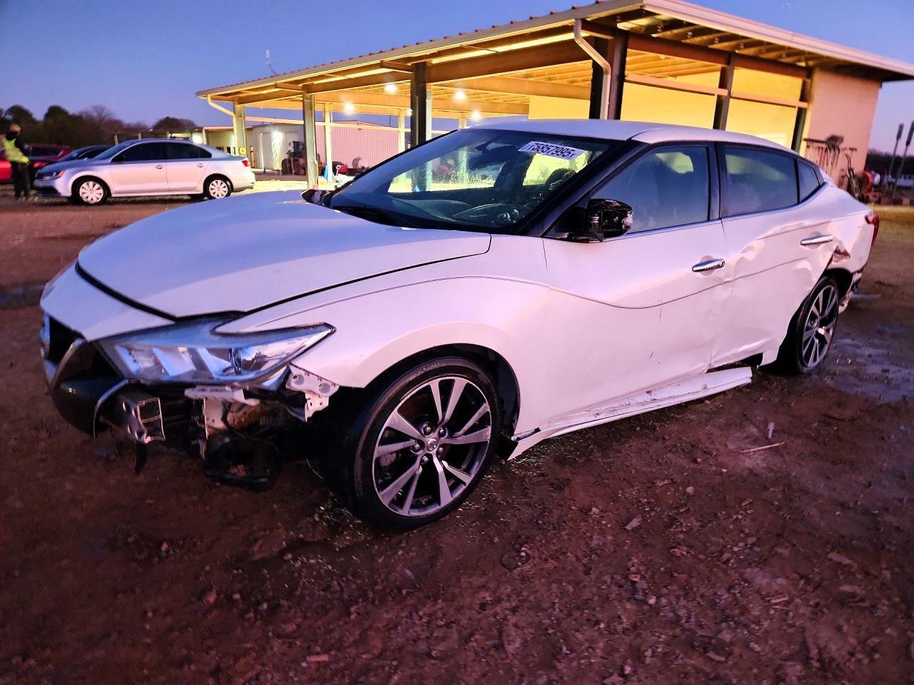 2017 NISSAN Maxima