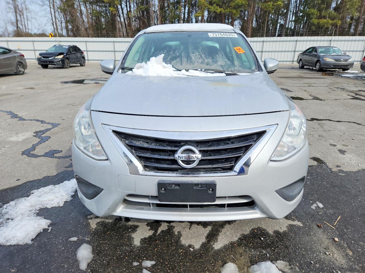 2017 NISSAN VERSA
