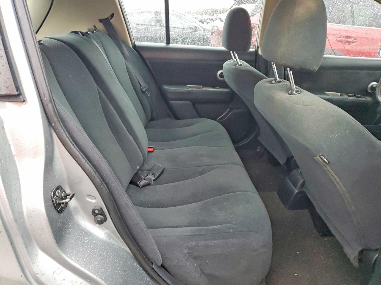 2011 NISSAN VERSA