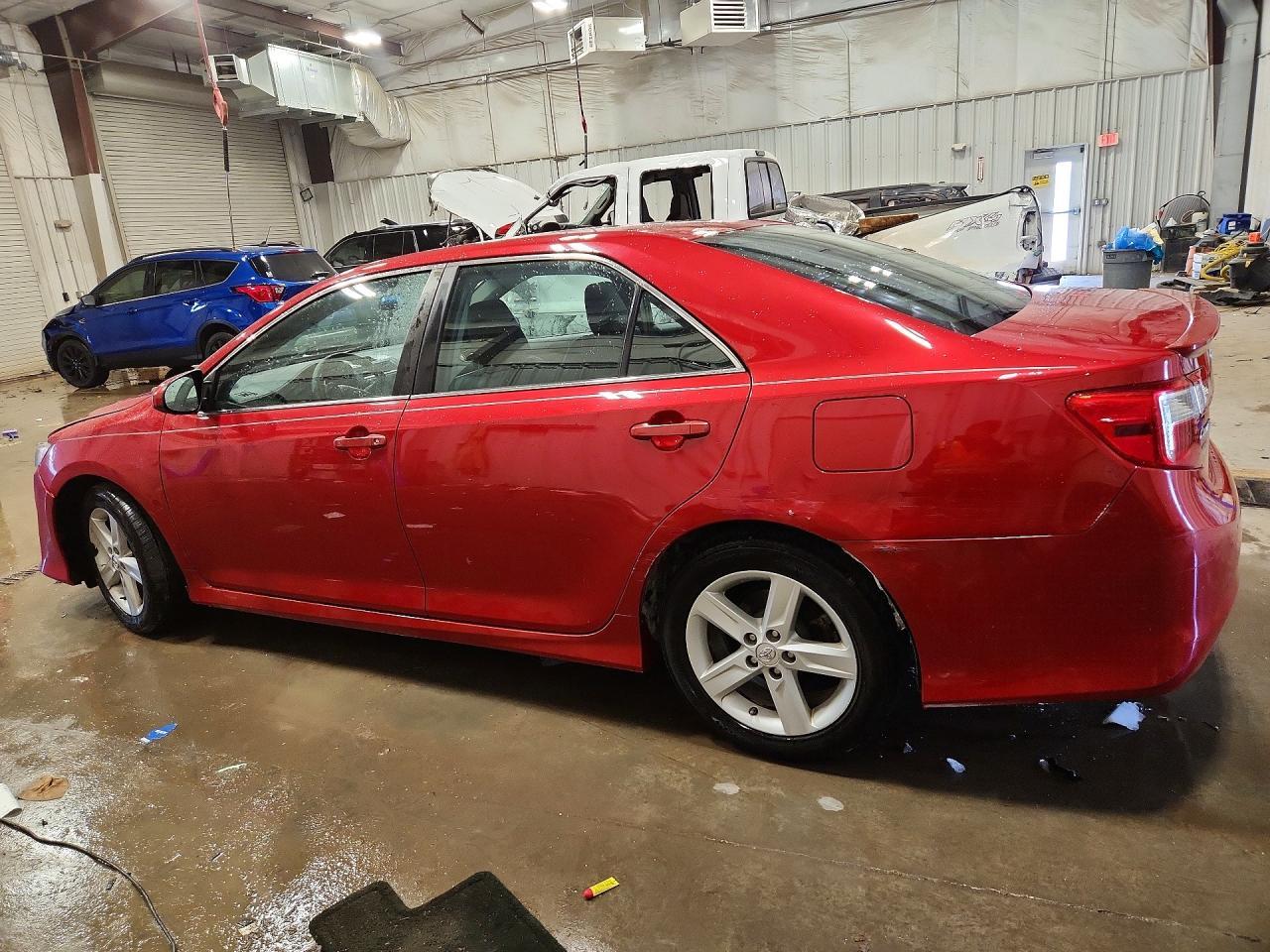 2014 TOYOTA CAMRY