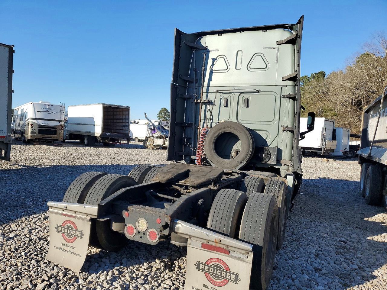 2018 FREIGHTLINER CASCADIA 126
