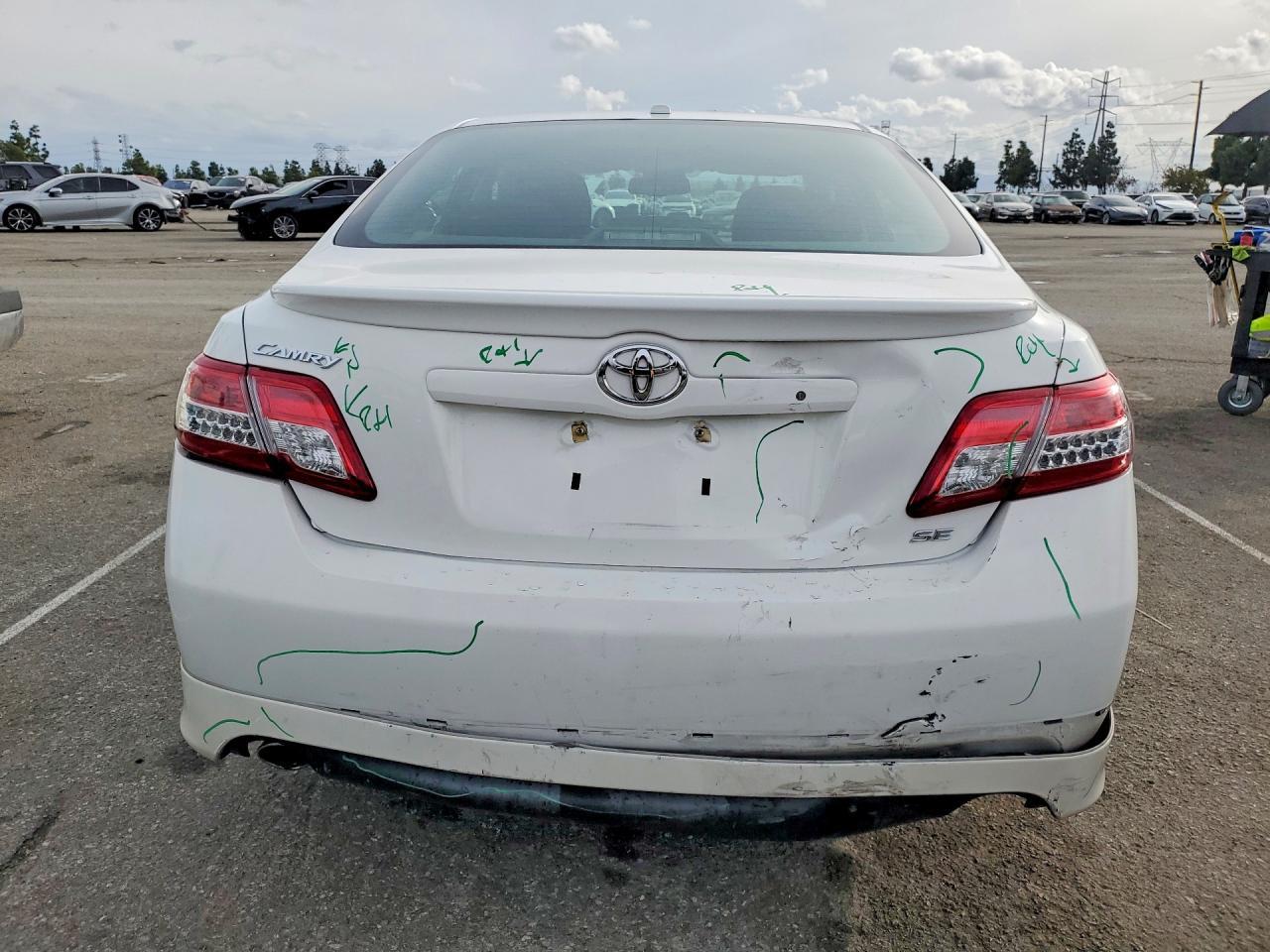2011 TOYOTA CAMRY