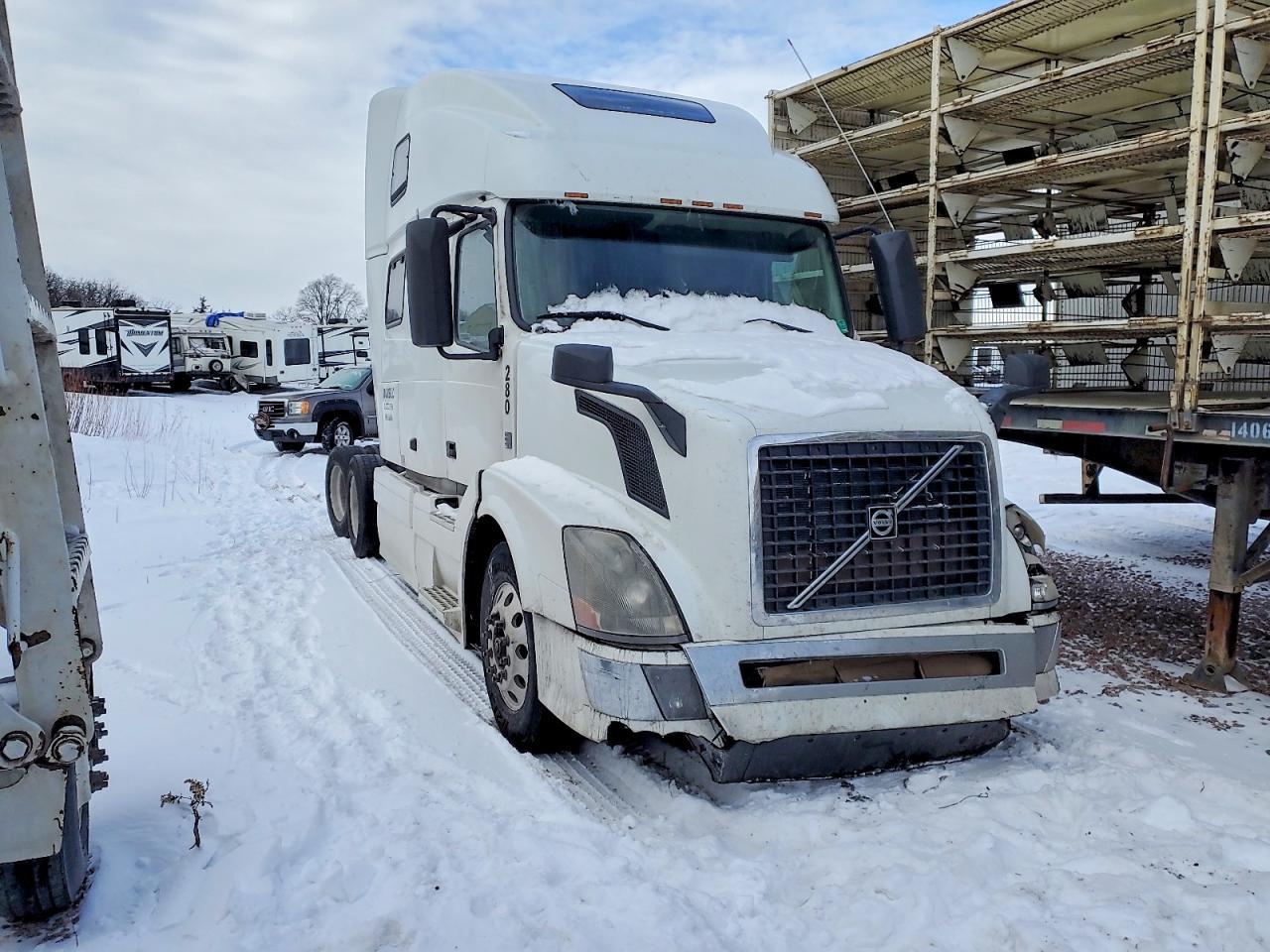 2013 VOLVO VNL