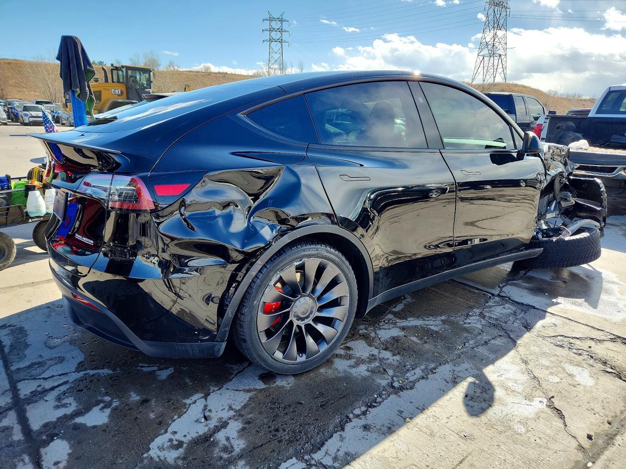 2025 TESLA MODEL Y