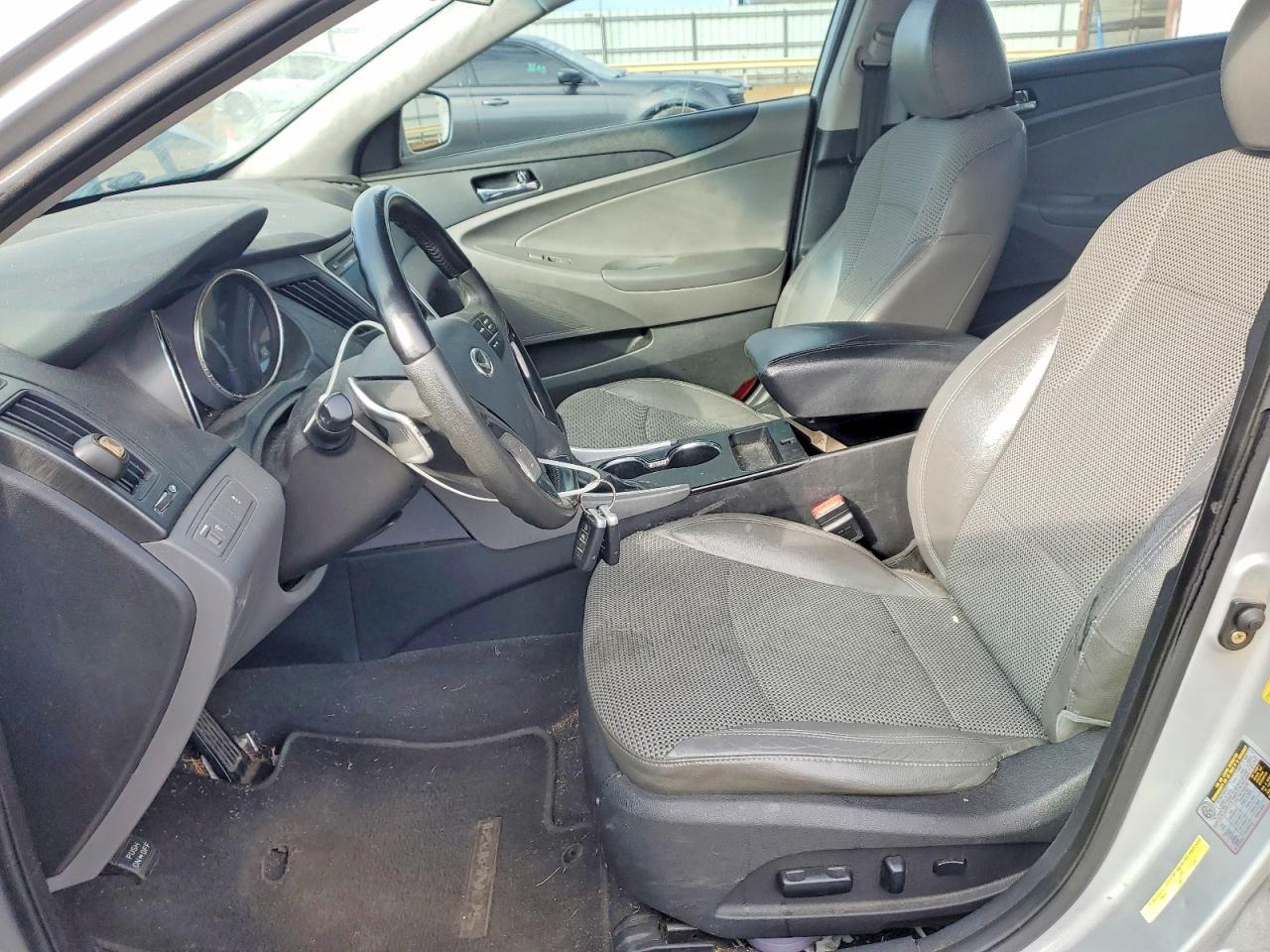 2011 HYUNDAI SONATA