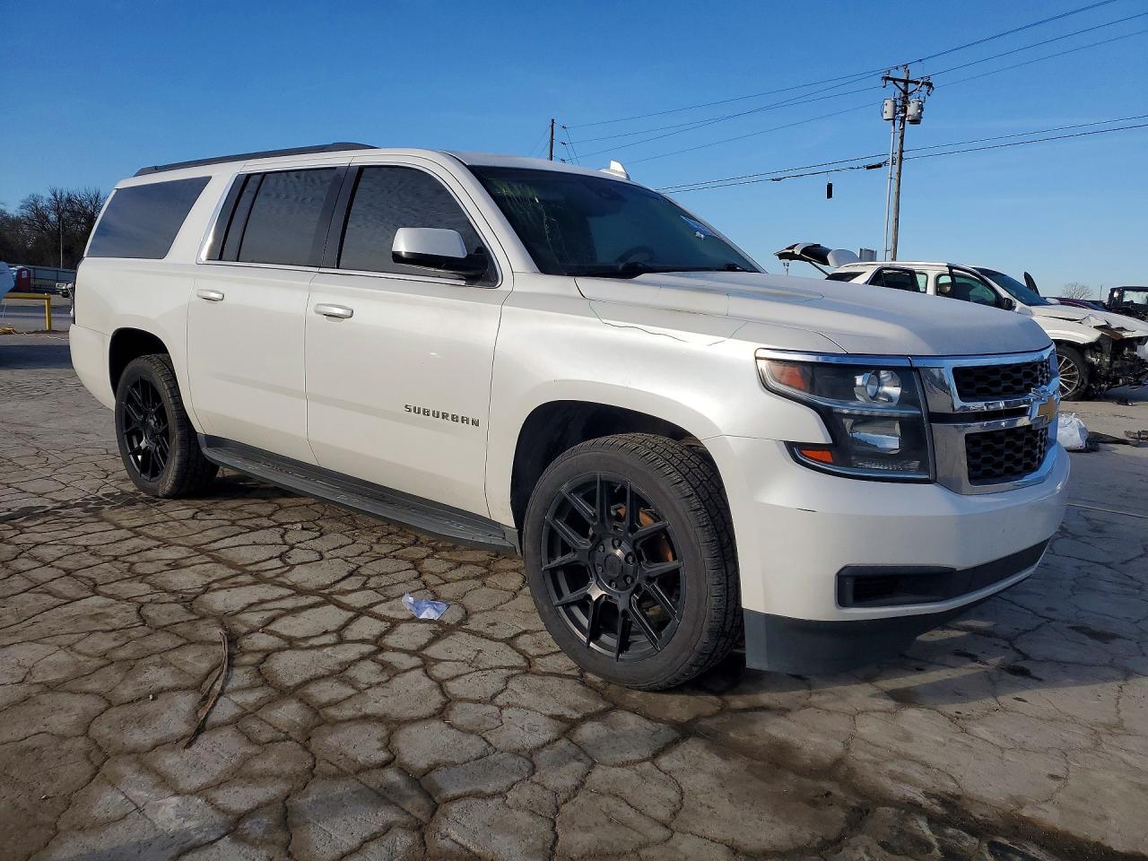 2016 CHEVROLET Suburban