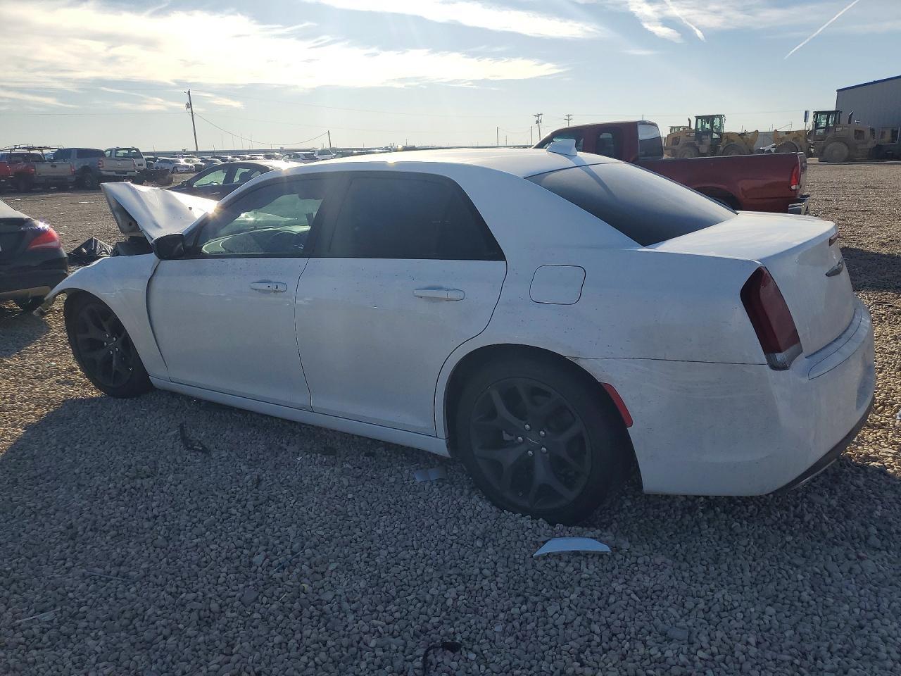 2022 CHRYSLER 300