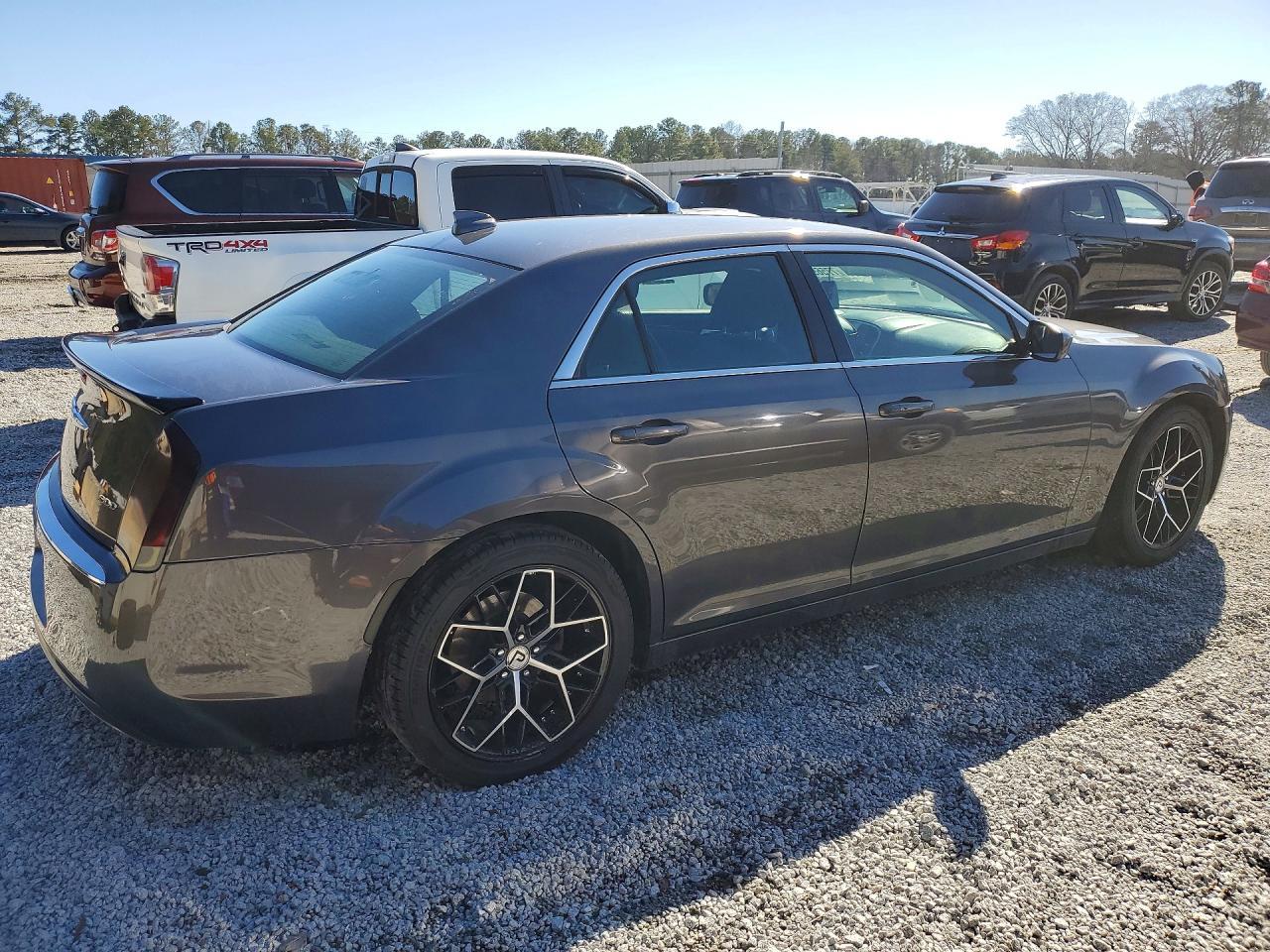 2019 CHRYSLER 300