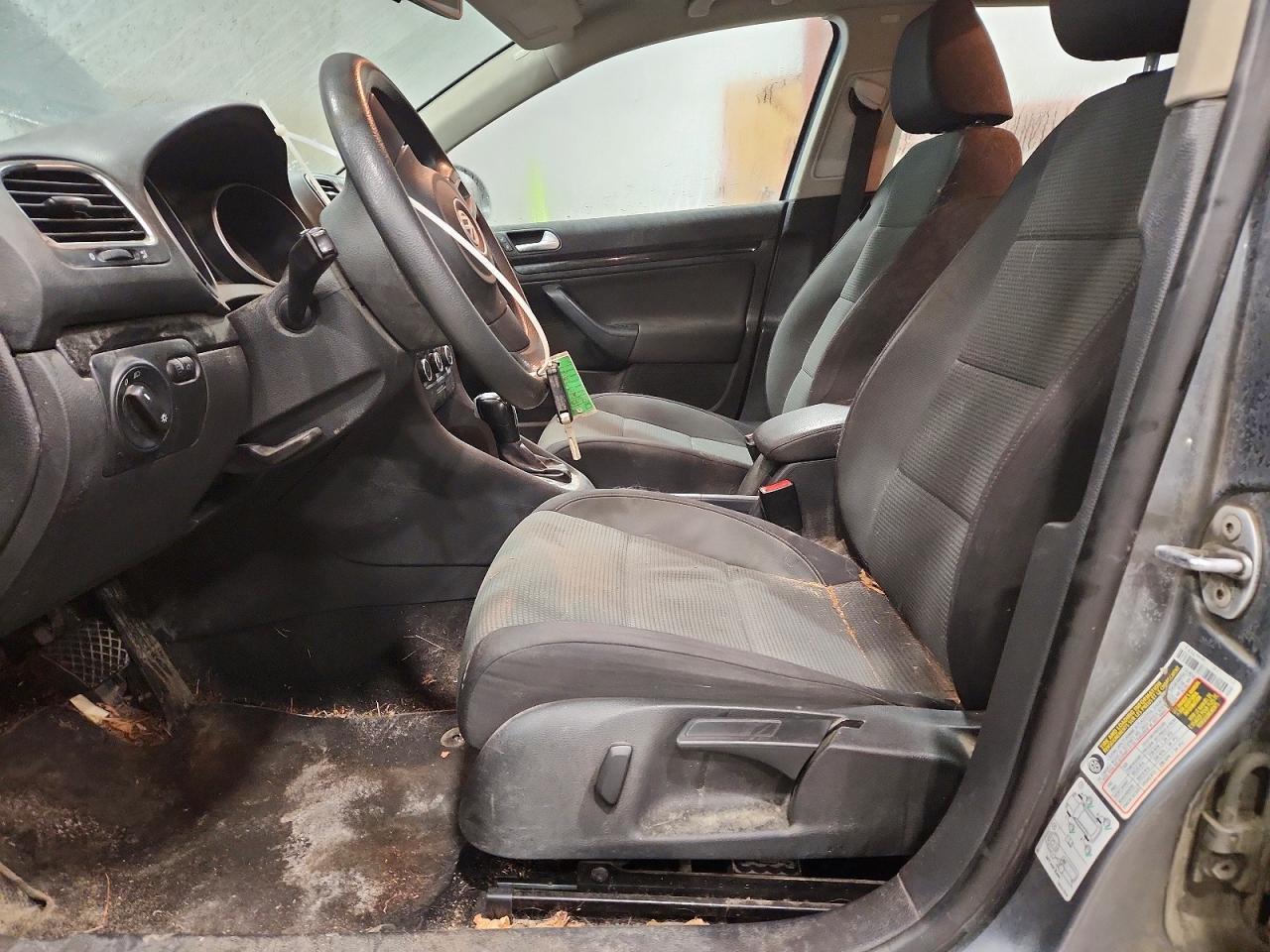 2011 VOLKSWAGEN JETTA