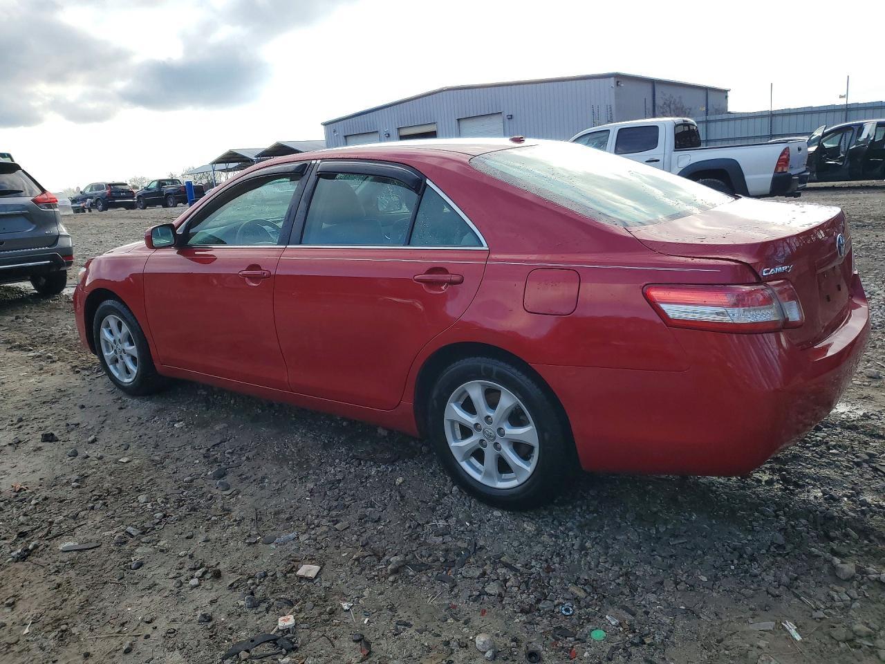 2011 TOYOTA CAMRY