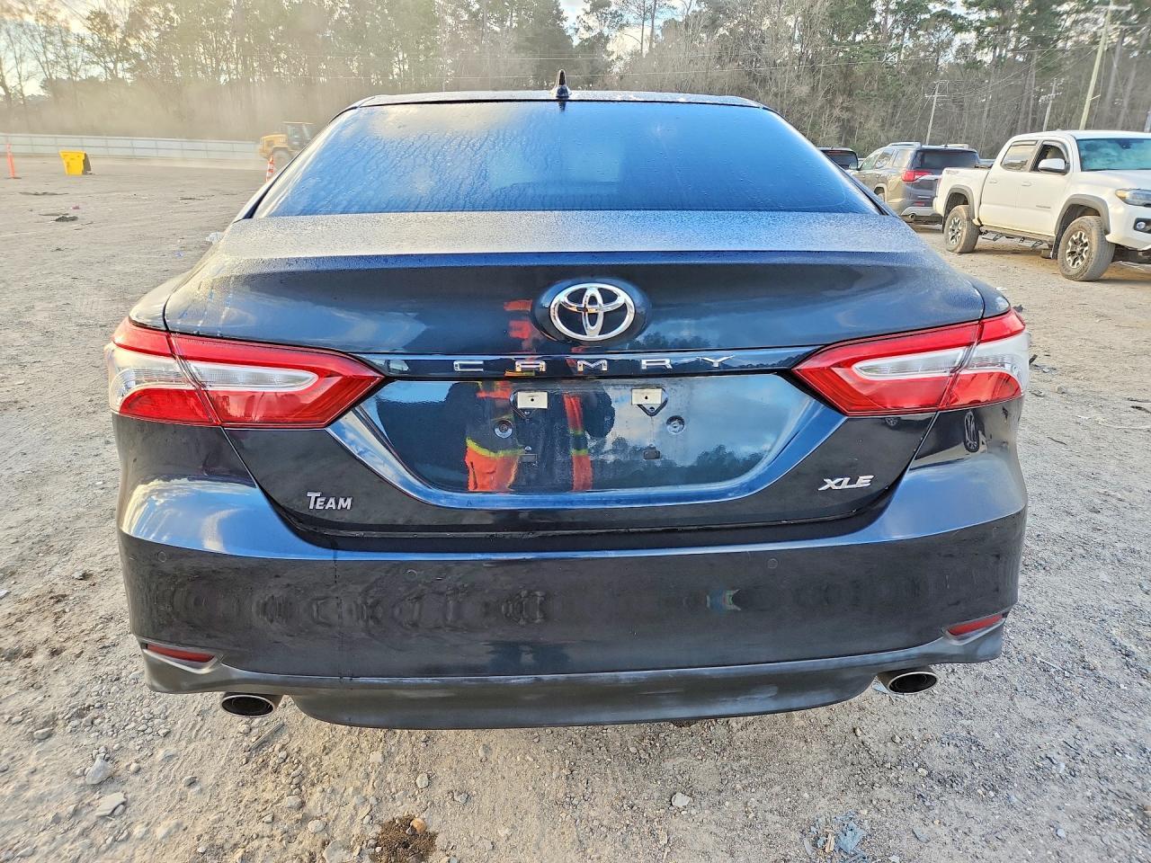 2018 TOYOTA CAMRY