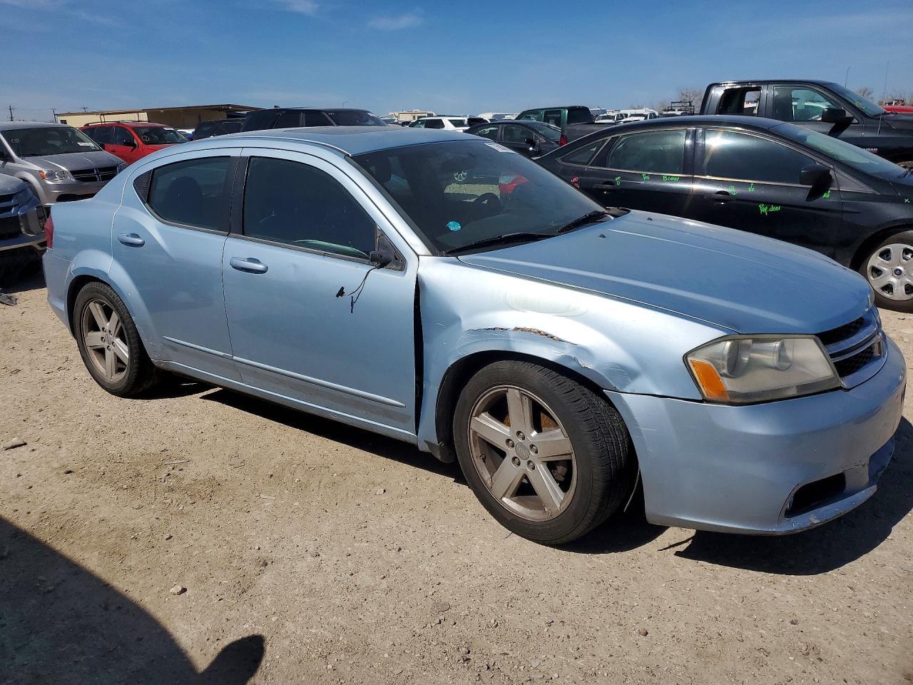 2013 DODGE Avenger