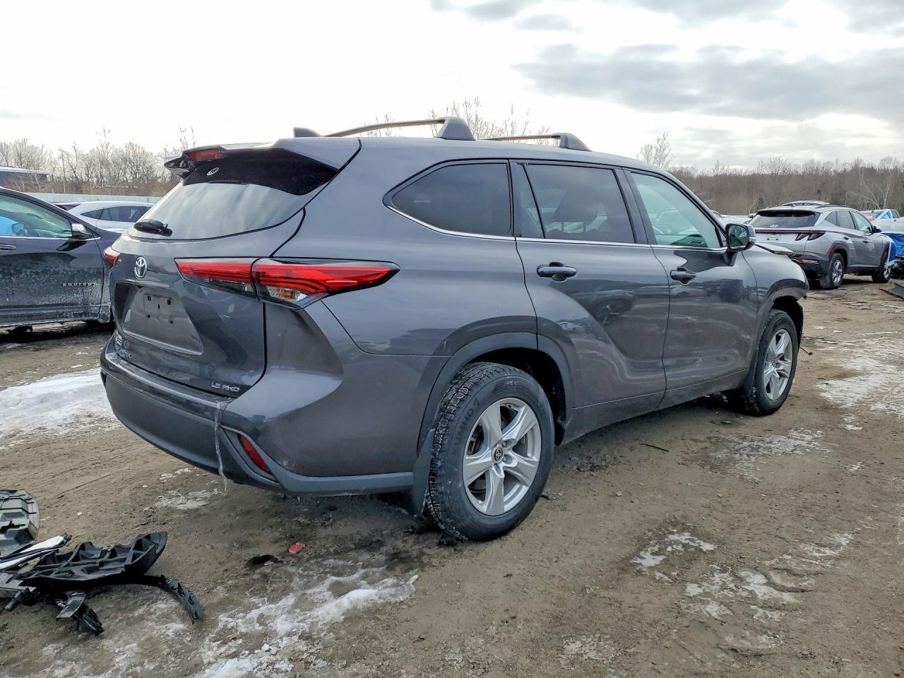 2022 TOYOTA HIGHLANDER