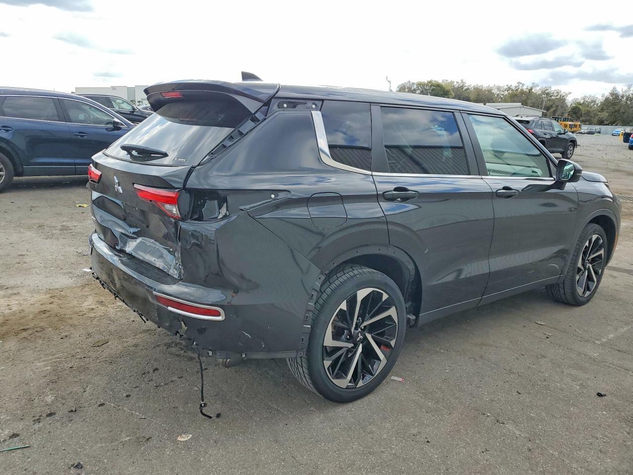 2022 MITSUBISHI outlander