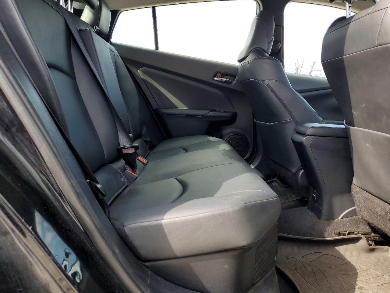 2017 TOYOTA PRIUS