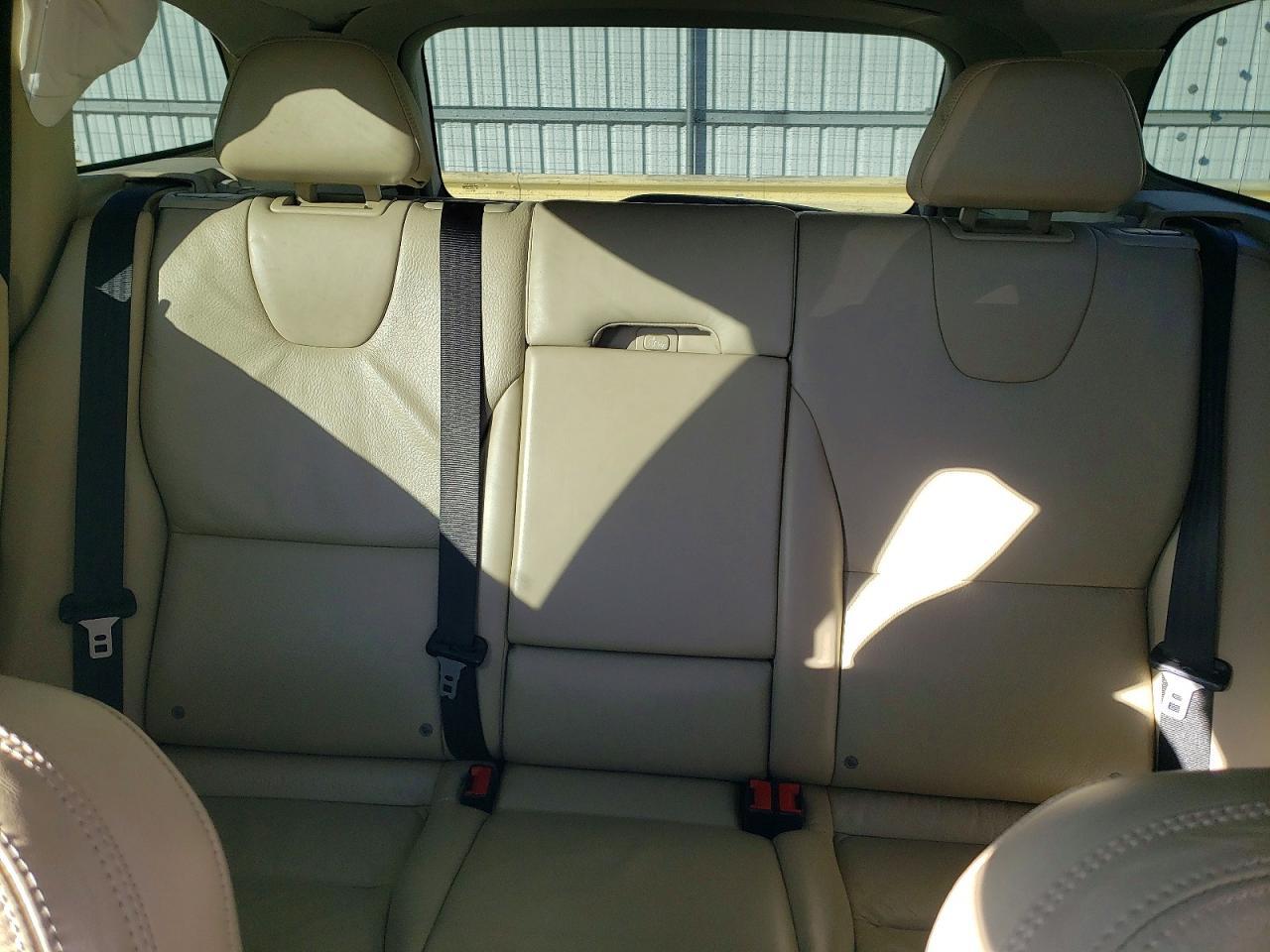 2011 VOLVO XC60