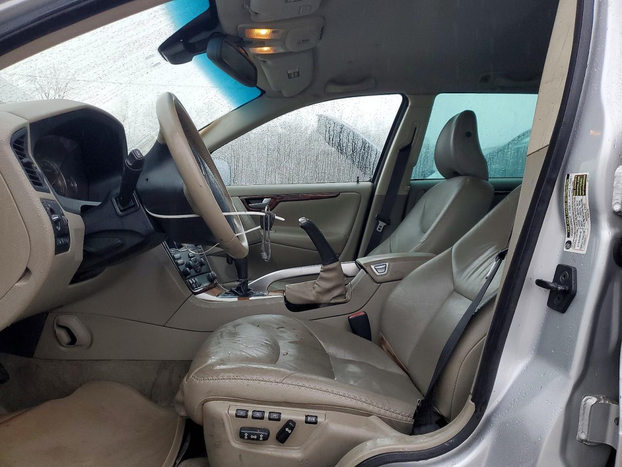 2005 VOLVO XC70