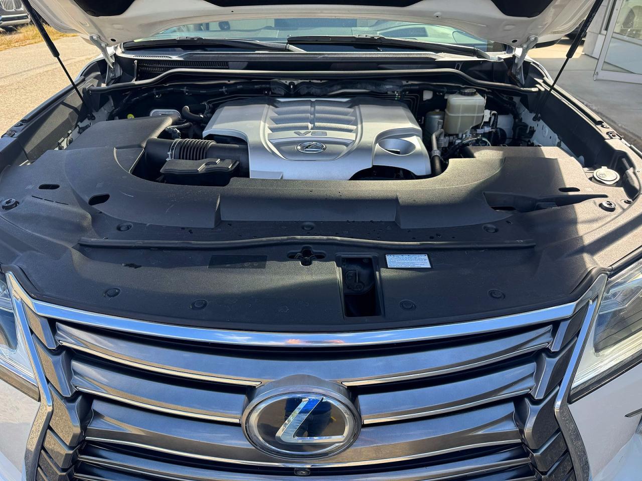 2016 LEXUS LX 570